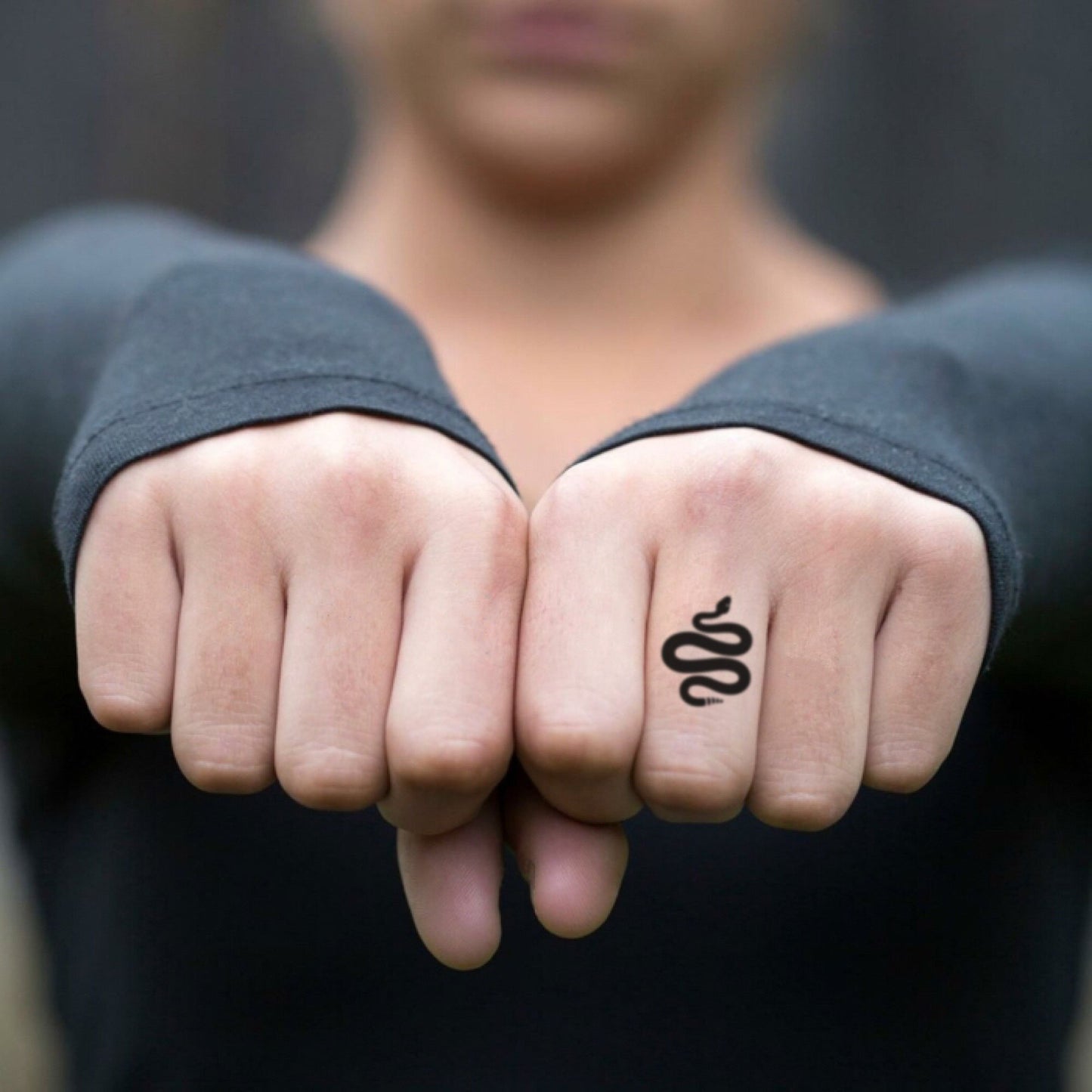 fake small snake finger animal temporary tattoo sticker design idea on finger